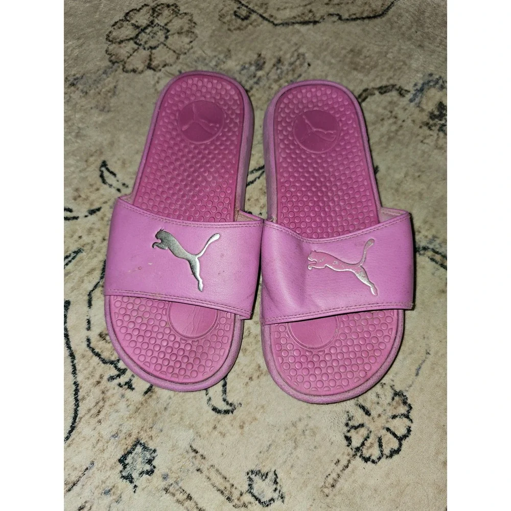 Puma Cool Cat Pink Slides Womens Size 7 Silver Logo Athletic Slip On Sandals